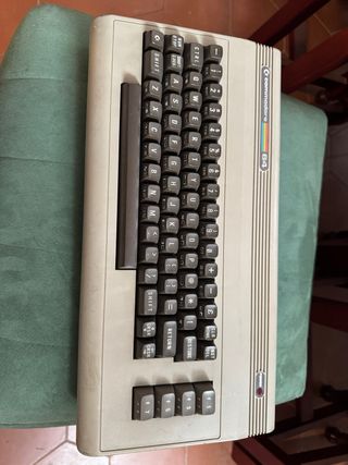 Teclado Commodore 64 Beige