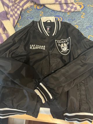 Chaqueta Raiders Pull and Bear Negra
