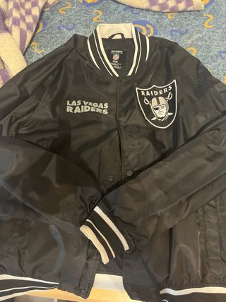 Chaqueta Raiders Pull and Bear Negra