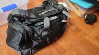 Bolsa de deporte Boomerang negra y gris