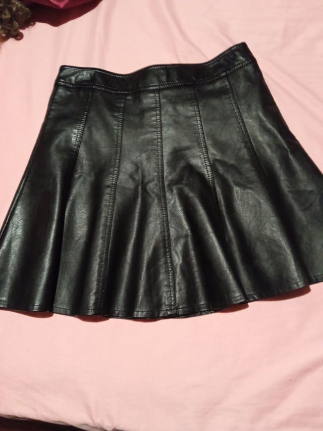 Falda cuero negra