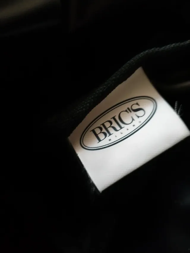 Borsa Bric's nera con dettagli marroni