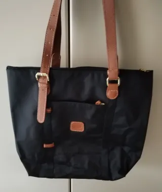 Borsa Bric's nera con dettagli marroni