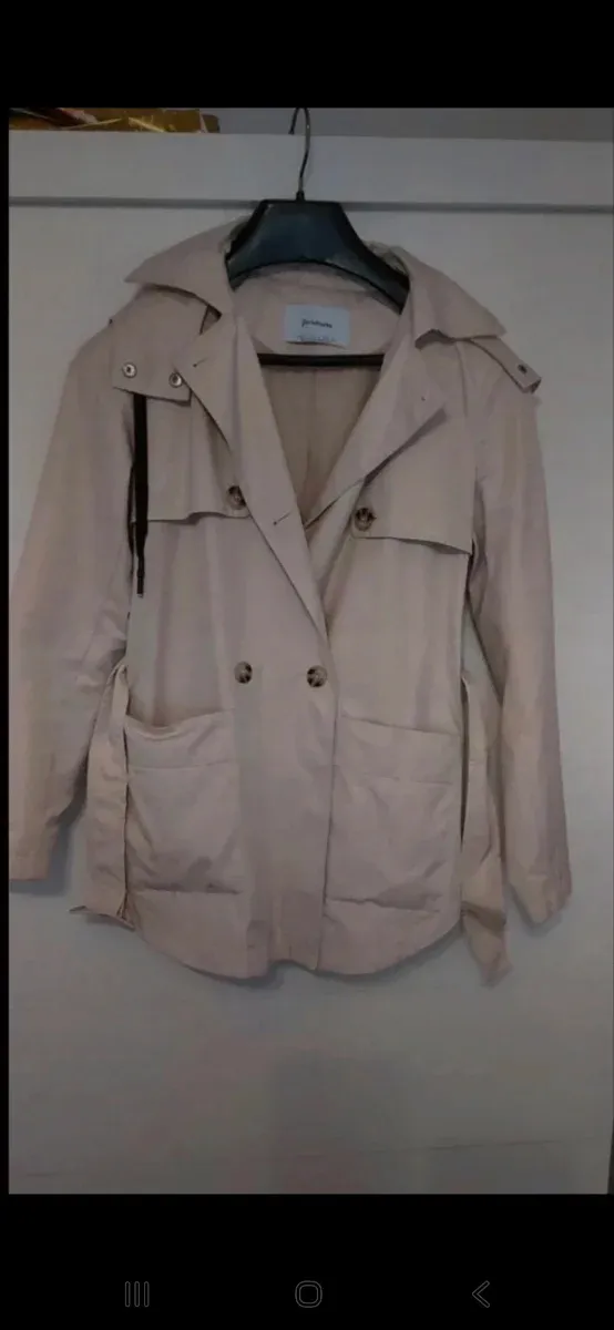 Gabardina Stradivarius Beige Talla S