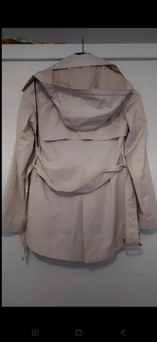 Gabardina Stradivarius Beige Talla S