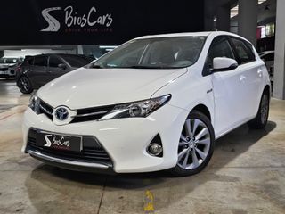 TOYOTA Auris Hybrid Advance