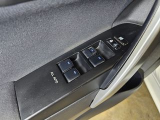 TOYOTA Auris Hybrid Advance