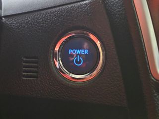TOYOTA Auris Hybrid Advance