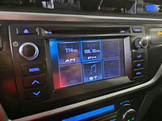 TOYOTA Auris Hybrid Advance