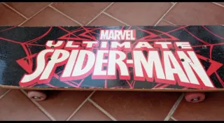 Monopatín Spiderman