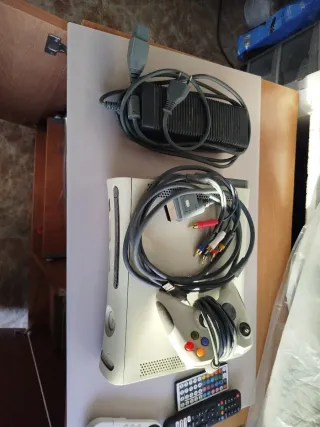 Xbox 360 Blanca con Accesorios