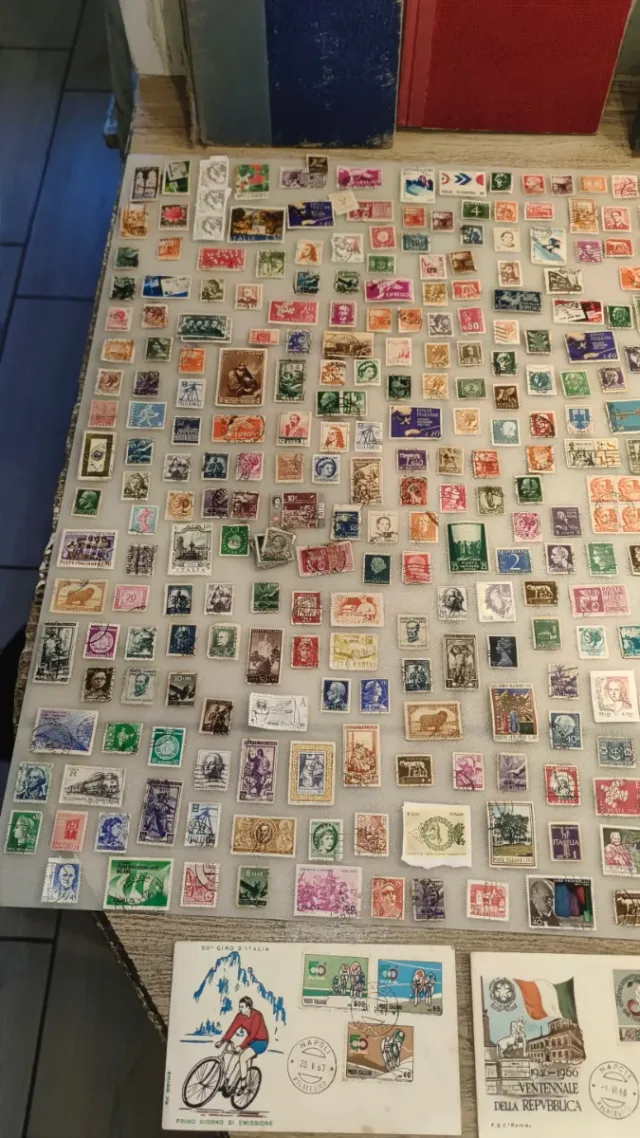 Lotto " 1600 francobolli originali circolati"