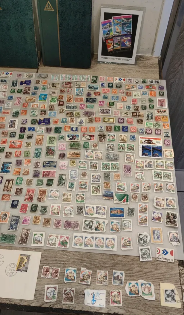 Lotto " 1600 francobolli originali circolati"