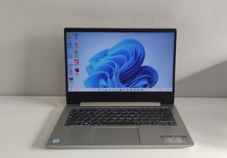 Portátil Core i5 8ª Gen 8GB SSD UHD HDMI