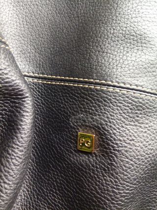 Bolso negro de piel