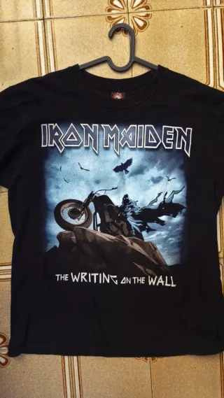 Camiseta Iron Maiden The Writing on the Wall