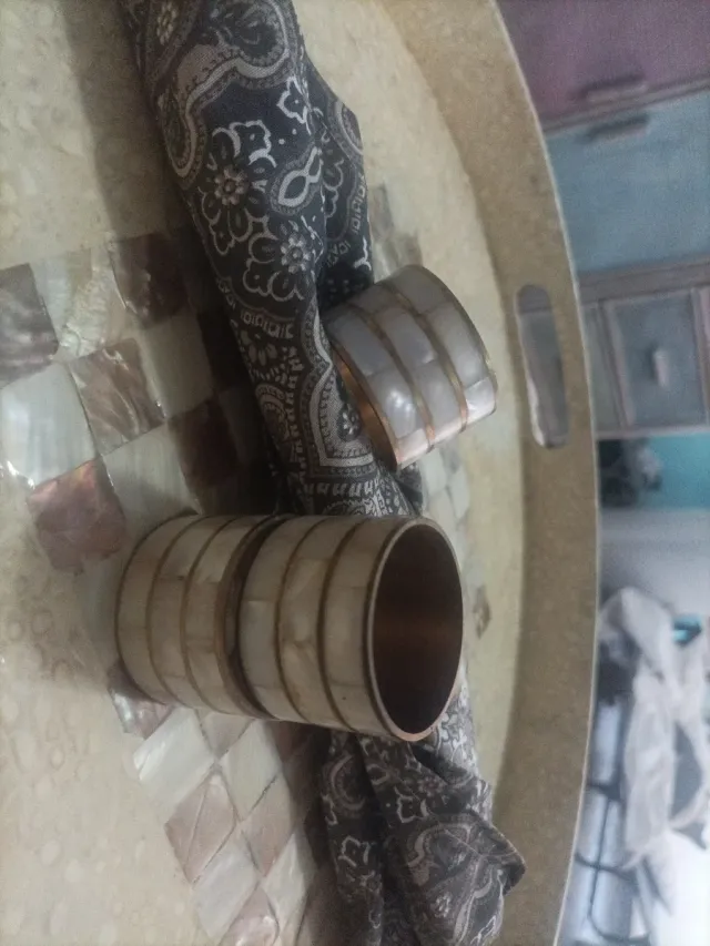 Porta servilletas dorado y piedra