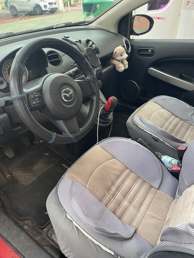 Mazda 2 2012