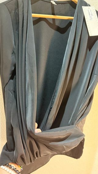 Blusa Negra Elegante Cruzada Talla Única