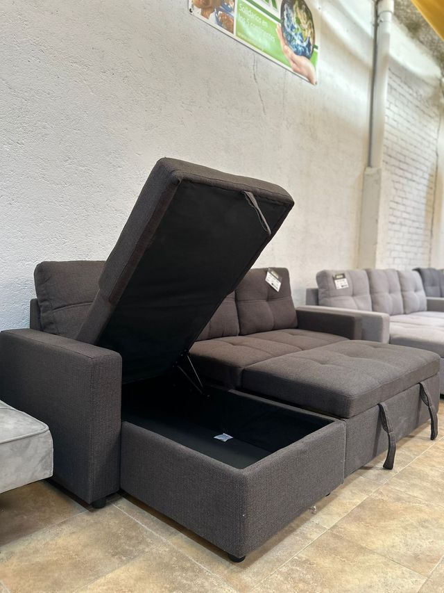Sofá cama gris oscuro + chaiselongue y arcón