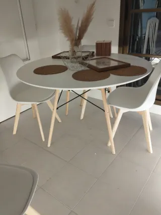 Mesa redonda madera y metal
