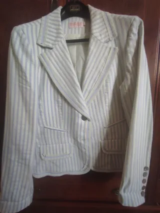 Chaqueta blazer de rayas blanco roto y azul