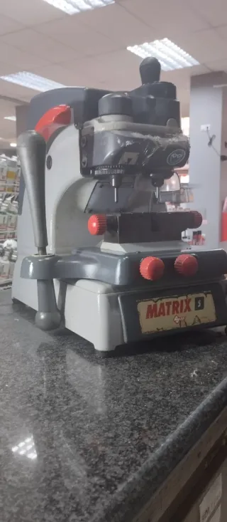 Máquina Duplicadora de Llaves Profesional