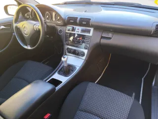 Mercedes-Benz Clase C 2005