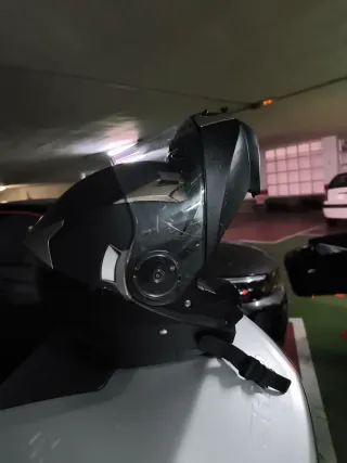 Casco de moto modular negro