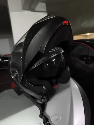 Casco de moto modular negro