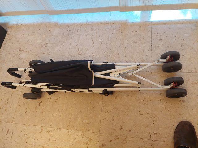 PASSEGGINO ULTRA COMPATTO E LEGGERO SAFETY 1ST