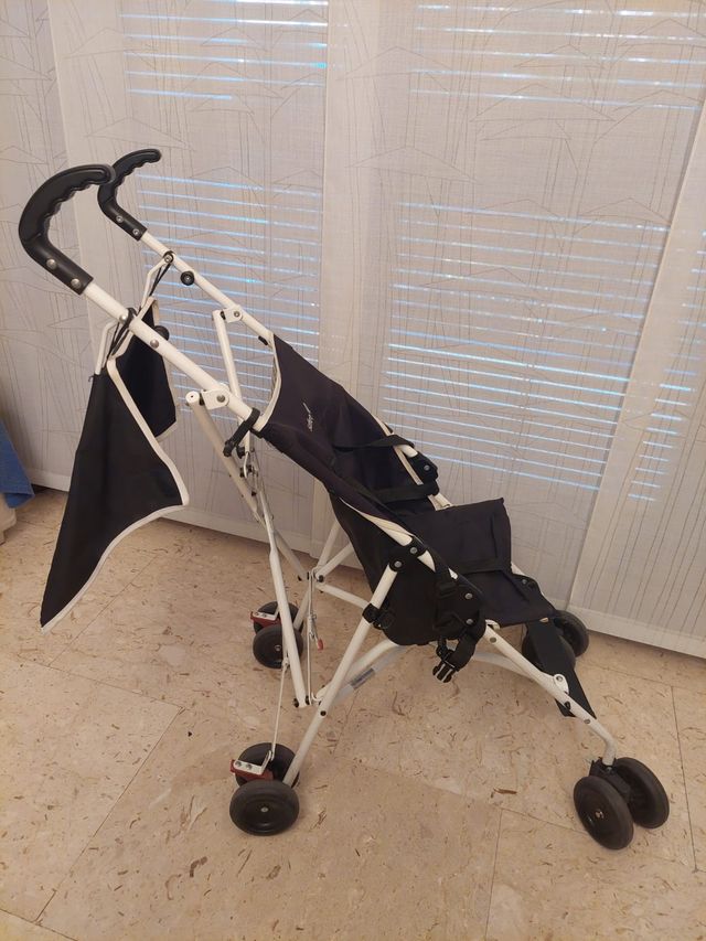 PASSEGGINO ULTRA COMPATTO E LEGGERO SAFETY 1ST