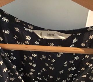 Vestido floral Mango negro