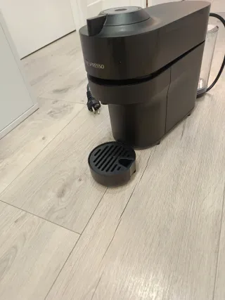 Cafetera Nespresso Vertuo Pop negra