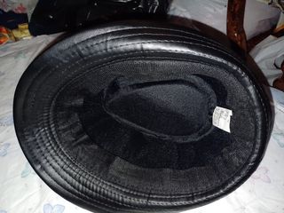 Sombrero de piel negro