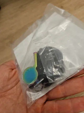 Pito cromado con efecto arcoíris