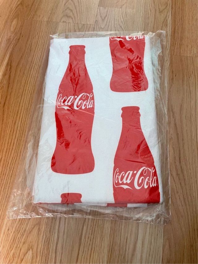 Toalla Coca Cola Roja y Blanca