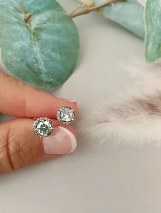 Pendientes de Botón Halo Redondo en Pavé