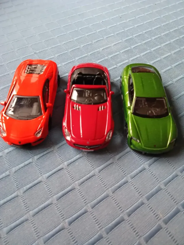 3 Coches de Juguete Escala 1/43