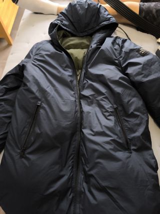 Cazadora Ecoalf reversible azul y verde 