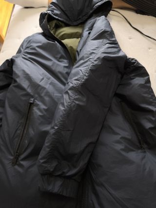 Cazadora Ecoalf reversible azul y verde 