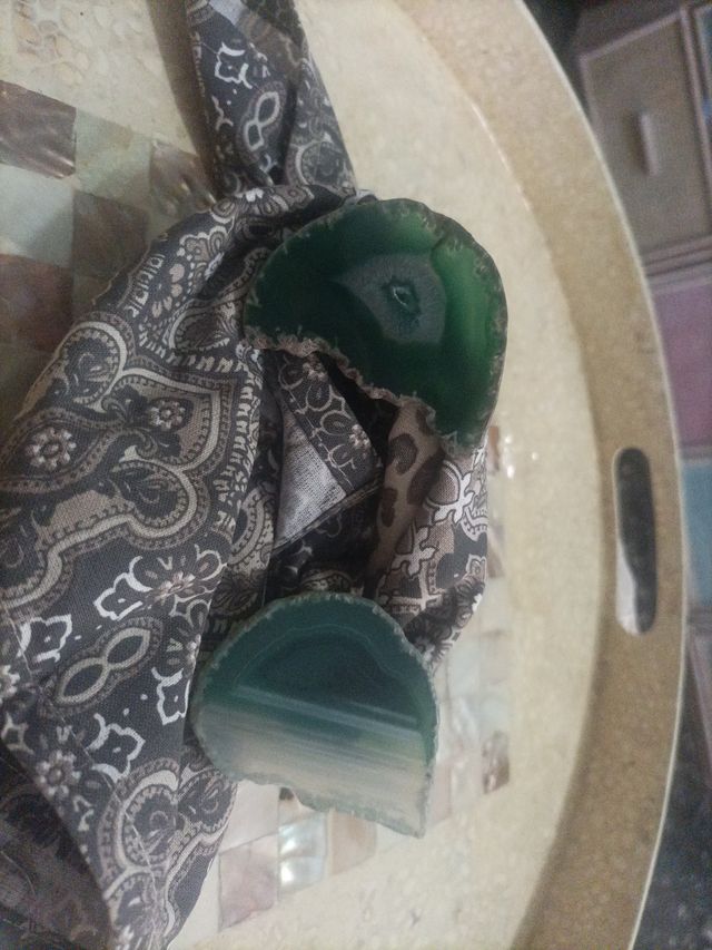 Porta servilletas de mineral auténtico.