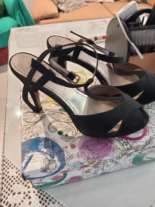 Zapatos salón de señora para celebraciones