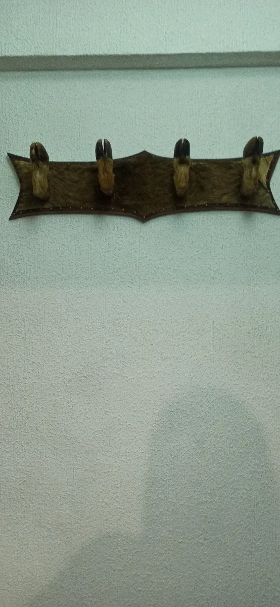 Perchero Ropa Pezuñas Cuero Madera Vintage