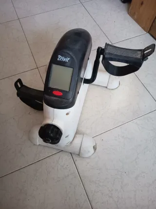 Bicicleta estática Crivit compacta