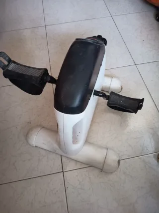 Bicicleta estática Crivit compacta