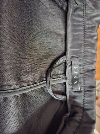 Chubasquero negro