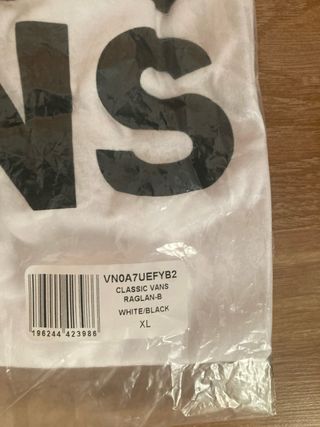 Camiseta Vans XL y  L Blanca y Negra