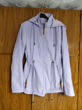 Chaqueta reversible con capucha