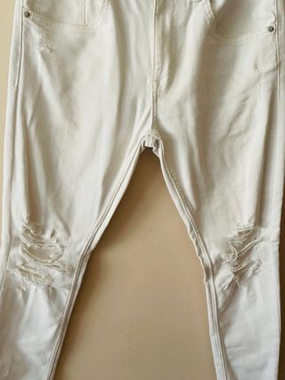 Pantalón Bershka blanco roto